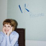 Anna Shulgina Instagram - Внимание❗️ Господа, как вы знаете, с недавних пор я стала частью VK Records (об этом найдёте пост ниже). Наши масштабы увеличиваются не по дням, а по часам, в связи с этим мы ищем талантливых, работоспособных, с горящими глазами людей к нам в команду, а именно: ▪️Артисты [любого жанра] ▪️Сонграйтеры/битмари/саундродюсеры ▪️Клипмейры ▪️Менеджеры артистов ▪️Пиарщики Резюме присылайте на почту shena@vk.team В письме обязательно(!) укажите род деятельности (артист, пиарщик, сонграйтер и т.д.), расскажите о себе, приложите свои работы, социальные сети и контактный номер. Буду лично всё читать. Знаю точно, что скоро с кем-то из вас будем вместе создавать прекрасное! 💙 С любовью, Шена. VK Records