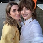 Anna Shulgina Instagram - Меня всегда вдохновляли амбициозные, талантливые, трудолюбивые люди, но женщины как-то по-особенному! И я очень рада, что меня окружают именно такие дамы. Вот с одной из супер-вуман @lauradjaga мы общаемся уже почти 10 лет! Шок! 😱 Для тех, кто не знает, за ее плечами работа в мировых глянцах, создание всеми известного People Talk, бизнес в сфере красоты, а так же она, как журналист и продюсер, делает одни из самых просматриваемых и цитируемых интервью. Но самое удивительное, что за столько лет я ни от кого не слышала про Лауру ничего плохого, что для нашей медийной индустрии редкость. Вчера обсудили все темы, обменялись новостями и планами. Надеюсь, поработаем вместе над каким-нибудь проектом.😉🖤