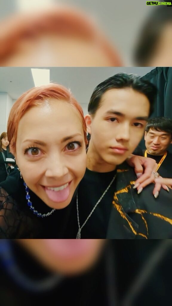 Anna Tsuchiya Instagram - TGC BACK STAGE❤️‍🔥 東京ガールズコレクションの裏側公開🤘 #tgc #土屋アンナ