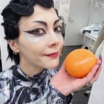 Anna Tsuchiya Instagram - 大阪公演明日がファイナル みんなといっぱい写真撮りました❤️ そしてまたまたまたまた😭小林幸子様からプレゼントが😭 なんて優しいのか‥ 本当に感謝感謝です😭 ありがとございます❤️❤️❤️❤️ #土屋アンナ