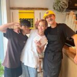 Anna Tsuchiya Instagram - シンバの柔道試合の朝 大好きな @yoshida.coffee.sangubashi にてよしさん手作りのラテとドーナツ🍩 最高に美味しいすぎる❤️ そしてシンバ勝ちました✌️ #土屋アンナ