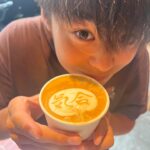 Anna Tsuchiya Instagram – シンバの柔道試合の朝
大好きな @yoshida.coffee.sangubashi にてよしさん手作りのラテとドーナツ🍩
最高に美味しいすぎる❤️
そしてシンバ勝ちました✌️

#土屋アンナ