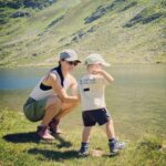 Anna Veith Instagram - little summer review… ☀️⛰️🌊 #exploretheworld #outdoors #onrunning #onapparel #makeyourdayahappyday #bringyourkids #rotwildbikes #momlife