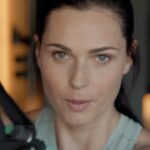 Anna Veith Instagram - ich versuche dran zu bleiben. Und du? 🔗link in bio and train with me. #moveon #onrunning #onapparel #feelnothing #feelgood #workout #formysoul #beactive #behappy #sowasvonfit