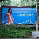 Anna Veith Instagram - He is wondering 😳 what is mom doing on the @calzedonia billboards out there? 😉 spent some nice time with my little sunshine in Salzburg City 📍 go to my story to see some impressions of the shooting at Tenerife 🌴 #bikinilife #summervibes #city #billboard #calzedonia #sunshine #mare