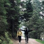 Anna Veith Instagram - Quality time 💕 #hiking #bestfriends #outdoors #explore #nomattertheweather #runonclouds #onrunning #bringyourkids #thule