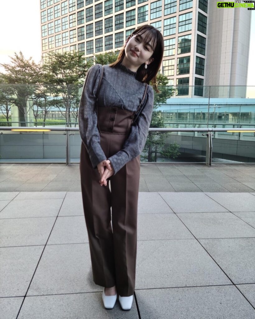 Anna Yamada Instagram - ZIPのときの衣装です☺️ 衣装、メイクの中井さん菅長さん1ヶ月間朝早くからありがとうございました🙏