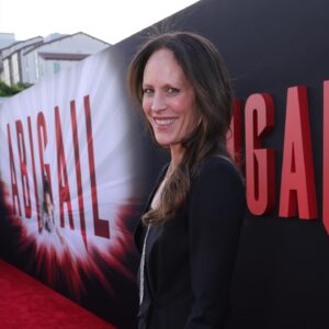 Annabeth Gish Instagram - Last night we saw @abigailthemovie and boy, is everyone in for a treat! It’s killer! 🧛‍♀️🩰 Wade had a blast working with this stellar cast & crew in Ireland 🇮🇪 It’s a must see! 📸 @alexberliner
