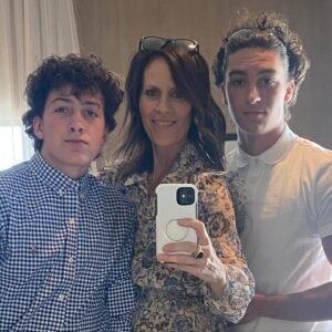 Annabeth Gish Instagram - My worlds and my hearts. Proud and privileged to be their mom. HMD 🤗 thanks to @donutshoppeproductions for making me one 2x :)
