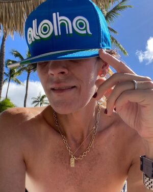 Annabeth Gish Instagram - Grateful for all of it. 🌺🌺🌺