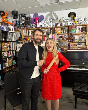 Annaleigh Ashford Instagram - A Tiny-sized treat just in time for the holidays! Our brilliant @SweeneyToddBway cast stopped by the @npr #tinydesk studio for some Broadway magic. We had so much fun together, led by @alacamoire 🥧❤️