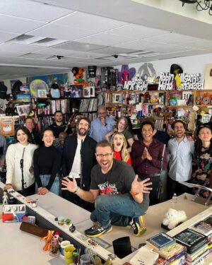 Annaleigh Ashford Instagram - A Tiny-sized treat just in time for the holidays! Our brilliant @SweeneyToddBway cast stopped by the @npr #tinydesk studio for some Broadway magic. We had so much fun together, led by @alacamoire 🥧❤️