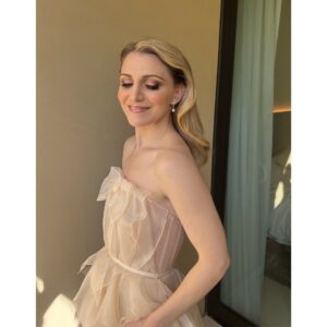 Annaleigh Ashford Instagram - Yes chef! The #Emmys was super fun and I got to bring my mom because Joe is in rehearsal ❤️ I was also in a @timburton @jennifercoolidge sandwich in the press line. Showbiz is wacky. It was pure magic to be nominated alongside some of my @wtchippendales pals. Thank you @televisionacad for the honor! 🤍🌈 

Styling: @bradgoreski @nicksegodi
Hair: @tedgibson
Makeup: @gregoryarlt

Gown: @carolinaherrera
Jewels: @leightonjewels
Shoes: @louboutinworld
