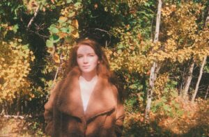 Annalise Basso Instagram - A dreamer of pictures
I run in the night
You see us together
Chasing the moonlight
I’m a cinnamon girl

📷@alexandriabasso