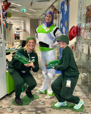 Annastacia Palaszczuk Instagram - The team at the Queensland Children’s Hospital have a pretty special tradition.

They have a Dress Up Day every year to mark the hospital’s birthday.

This time around the theme was Disney.

It puts a smile on their young patients’ faces.

And I’m pretty sure the parents love it too.

Magical.

#childrenshealth #disney
