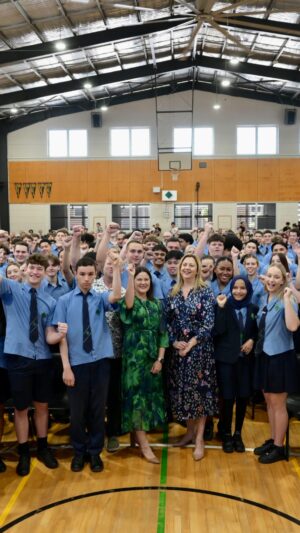 Annastacia Palaszczuk Instagram - Class of 2023 🫡🫡🫡 
#classof2023 #queensland #year12