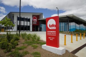 Annastacia Palaszczuk Instagram - We’ve officially opened the TAFE Marine Centre of Excellence on the Gold Coast.

It provides Queenslanders with a dedicated state-of-the-art training centre to learn skills in boat building, and marine mechanical technology.

We are investing in TAFE so more Queenslanders have the skills and training to get good, secure jobs.
