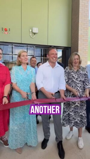 Annastacia Palaszczuk Instagram - Another day, another Satellite Hospital opened! This terrific new facility at Kallangur will provide free, urgent healthcare to locals from 11 December.