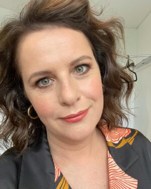 Anne Edmonds Instagram - Taskmaster is back tonight at 730pm on @channel10au and @10playau This EP features my favourite task of the series involving this sweet little potato, first group challenge with another sweet little potato @joshthomas87 (we rule) and one of my dumbest tasks with ping pong balls. You should watch! It's funny. And thank you for the life saving make up in the studio @nicolaburfordmakeup 🥰