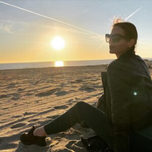 Anne-Krystel Goyer Instagram - Watching the last rays shine out over the ocean 🌊 

@santamonicatoday #santamonica #santamonicabeach