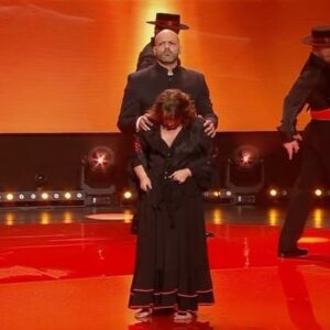 Anne Roumanoff Instagram - La chanson de l’inflation 💸💸💸 

"Anne Roumanoff &co s’amusent" samedi 6 mai à 21h15 sur C8