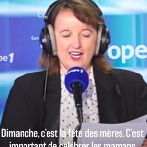 Anne Roumanoff Instagram - Bonne fête à toutes les mamans 💐