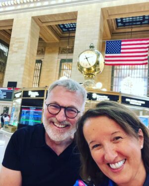 Anne Roumanoff Instagram - A New York avec @ruquierlaurent .  Il parle mieux anglais que moi.