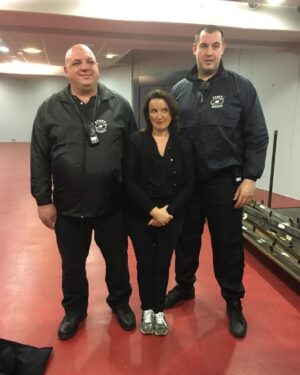 Anne Roumanoff Instagram - Ce soir à Beauvais,j'étais bien protégée... #staff sécurité