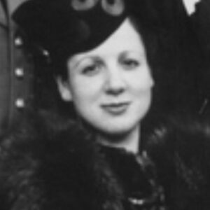 Anne Roumanoff Instagram - Petite pensée pour ma grand-mère Gracia Cassou 1911-1985 . Première femme écrivain francophone du Maroc 💕