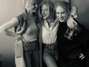 Annelien Coorevits Instagram - Girls night Out @ella.leyers @stephcoorevits 🤍