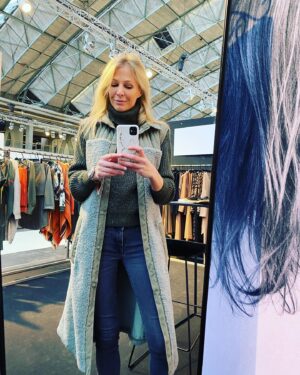Annelien Coorevits Instagram - Laatste dag @modefabriek 🤍 bezoek ons op stand B326 @ac.by.annelien #fashion #belgianbrand