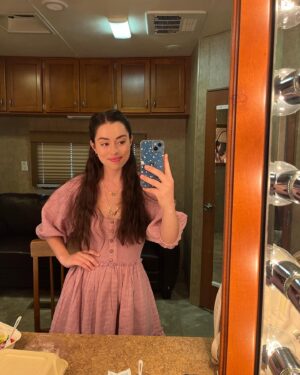 Anneliese Judge Instagram - 8 days !