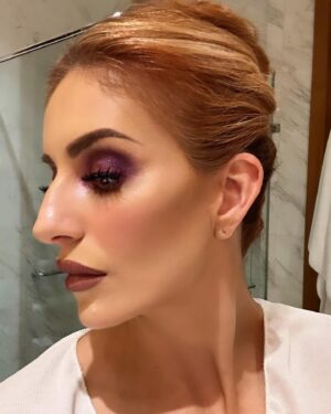 Anneliese van der Pol Instagram - Been getting a lot of questions bout my makeup! 
👁️: @urbandecaycosmetics 
👄: @runway.rogue 
👶: @onesize 
👩🏻‍🦰: @tatewhitneyhairdesign 
👃: mommy