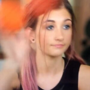 Annie Hamilton Instagram - My first professional acting job in which I played a ballerina whose real dream was to “crump”… basically just did this slutty middle school “dance” move over and over again… Jake Paul was also in the cast and I did attempt to hang w him but we weren’t totally a match
