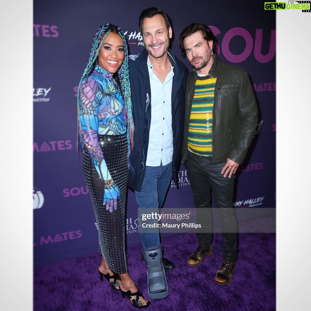 Annie Ilonzeh Instagram - Soul Mates in theaters TODAY🙌🏽🔥 . Our cast and crew killed this one. . *DISCLAIMER- PLEASE READ: I stand with my fellow members of SAG/AFTRA. 1. We have a waiver. 2. I’m a producer on this film (Meaning, I post as a producer). 3. Not a streamer, it’s 100% independent. 4. We’re full compliance. I’m posting because I’m super proud of the heart, sweat, and tears we put into this film. This one almost broke me!! And we all rallied. I hope we can come to an agreement SOON, and get back to doing what we love 🙏🏽