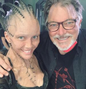 Annie Wersching Instagram - The man, the myth, the LEGEND. 💚 @jonathansfrakes directed this weeks all new #StarTrekPicard. SUCH a joy to work with. What an infectious glorious soul!  #JonathanFrakes #Riker #Picard #BorgQueen