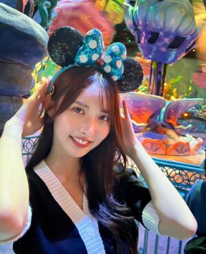 Anon Instagram - ディズニーシーでパシャリ( ◜︎︎𖥦◝ )
マーメイドラグーン🧜🏻‍♀️🫧🪸

 #ディズニー  #ディズニーシー #ディズニーコーデ  #ディズニーランド  #disney  #🐭 #夢の国 #35周年 #いいね返し #disneysea #instagood #tdr #楽しかった #l4l #おそろコーデ #love #ディズニーデビュー #iphone15  #画質いい  #💓 #あのん #dholic  #スカート  #ootd  #タワーオブテラー  #ハロウィン  #halloween  #いいね返し  #いいね  #fff