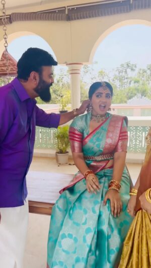 Anshita Akbarsha Instagram - இனிய தமிழ் புத்தாண்டு நல்வாழ்த்துக்கள்🤍
Happy Vishu 🌼
#happy #love #smile #vijaytvserial #chellamma #tamil #instareels #instatrend #treandingreels