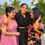 Anshita Akbarsha Instagram - Three Amigos Forever ❤️🥰 @anshithaanji_official @_manve_surendran_ #friends #bff #photooftheday
