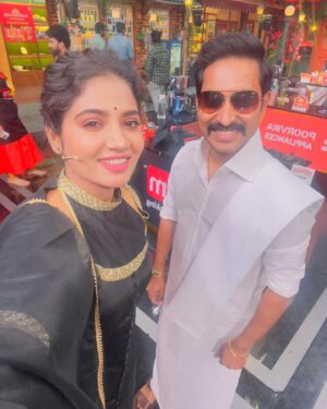 Anshita Akbarsha Instagram - My Cooku with comali family 🧿🤍
#happy #love #frenship #vijaytelevision #cwc #cec5 
#memories  #cookuwithcomali #fun #funtym