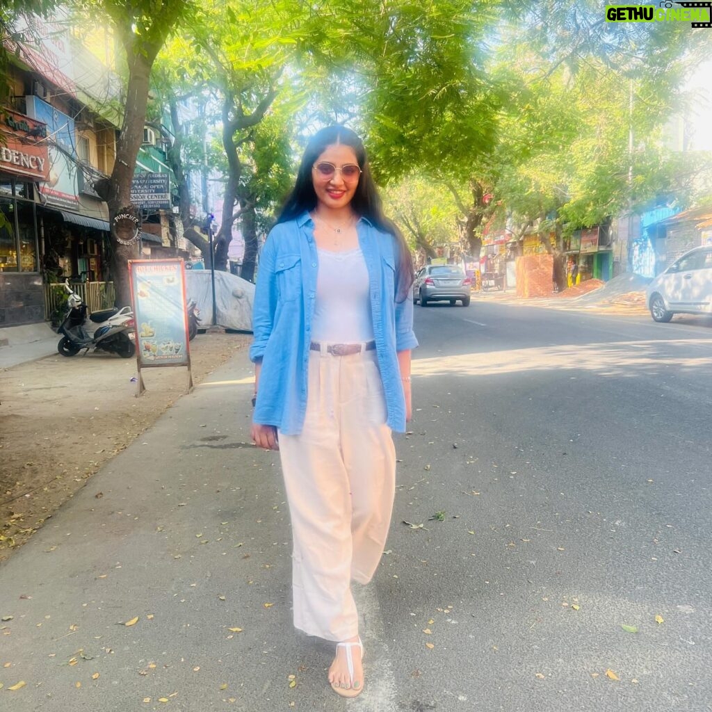 Anshita Akbarsha Instagram - You’re braver than you believe, and stronger than you seem, and smarter than you think. ...🧿🤍 #bepositive #behappy #love #smile #flyhigh #beloved #anshithaanji