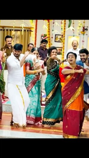 Anshita Akbarsha Instagram - 40 mins video in 1 min . Chellamma Engagement Making Videos with more fun & dance 🤩🤍 #excited #chellamma #love #engaged #engagement #romance #vijay #vijaytv #artist #dance #dancer #fun #funny #family #arnav #trend #function #bts #behind #behindthescene #party #trend #trending #trendingreels #viral #viralvideos #awesome #enjoy #enjoying