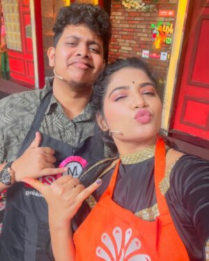 Anshita Akbarsha Instagram - My Cooku with comali family 🧿🤍
#happy #love #frenship #vijaytelevision #cwc #cec5 
#memories  #cookuwithcomali #fun #funtym