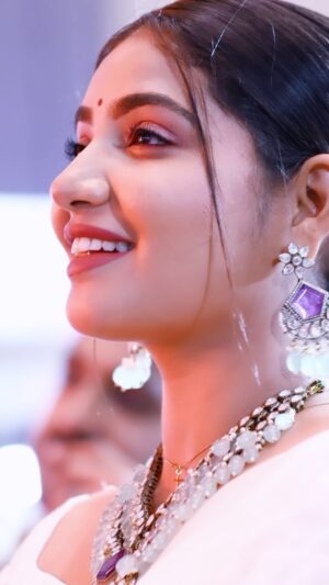 Anshita Akbarsha Instagram - Lens 📸 : @hashtag_events_ 
Team 💪 : @mujibalam_  @raghav_krishnan_ @francis_enock33  @vickydhasan 
Jewels @new_ideas_fashions 
Saree @lisnavinu 🤍
#awards #happy #chellama #love #tamilmakkale #vijaytvserial #anshitha #bepositive #behappy #beloved #smile #beblessed #flyhigh #instagood #instatrend #reels #reelsinstagram