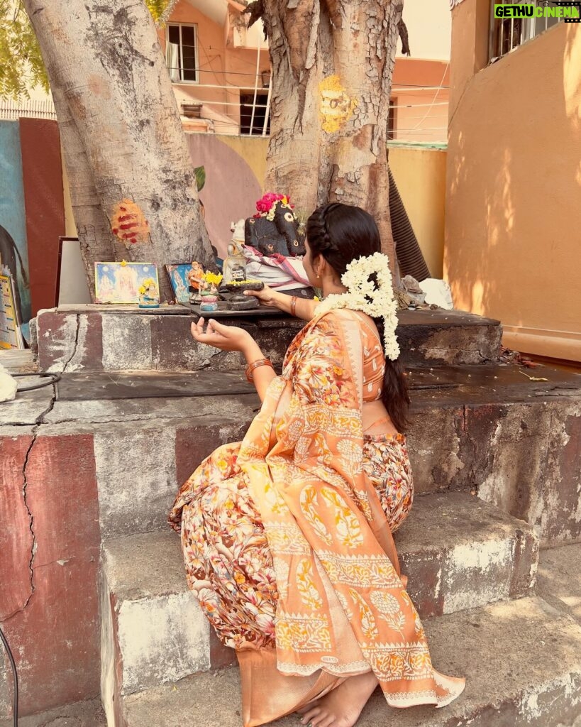 Anshita Akbarsha Instagram - Om Namah Shivaya🧿🕉️ #positivity #omnamahshivaya #temple #happy #love #peace