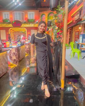 Anshita Akbarsha Instagram - Black love🖤

Costume ❣️ @papilioforyou 
#cwc #blacklove #black #happy #love #smile