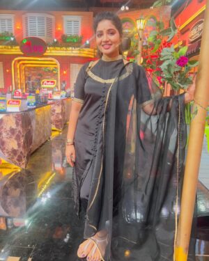 Anshita Akbarsha Instagram - Black love🖤

Costume ❣️ @papilioforyou 
#cwc #blacklove #black #happy #love #smile