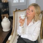 Anthea Turner Instagram – Do you want to have healthier eyebrows and eyelashes? Then you need to be applying BALM 6 on them every single night! 

Now this is something I really know quite a lot about, as years ago I was in an accident where I lost my eyebrows, eyelashes and my fringe actually. It took a full 9 weeks for them to grow back, an odd number I know – but I was counting down the days for them to be back. While they were growing back so they didn’t break and I could look after them I applied Castor Oil, which I have added to BALM 6. What this did was stop them breaking.

As we are continuously applying mascara and eye brow pencils to our lashes and brows it causes them to dry out and break, so we need to keep them moisturised and conditioned, which is why you need to be applying BALM 6 to them. 

Not only is BALM 6 brilliant for hydrating brows and eyelashes but it’s also a…
– Cleanser
– Face mask
– Moisturiser
– Lip balm
– Hair mask
– Cuticle nourisher
…And probably more!

Order via the link in my bio or head to www.antheaturner.com/shop 

#BALM6 #ByAntheaTurner
