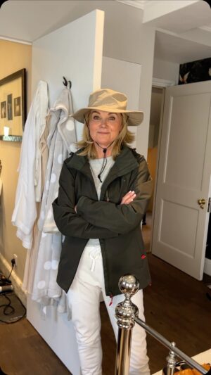 Anthea Turner Instagram - Anyone else hate packing and positively freak out at the thought of it? 🧳✈️

@wendy_turner_webster , Dad and I are off to The Galapagos so can’t exactly pop into a shopping centre if we’ve forgotten anything?

Anyone else been? If so let me know what you wished you’d packed - Or not !!

PS - The orange/tan @marksandspencerstyle Birkenstock lookalikes will fly out - if you love them, like I do, jump now. They are £55 but look more M&S shoes this summers are v stylish. 

My @mountainwarehouse  jacket I’m definitely going to style out if we have a shower, which at this time of the year we probably will.

Will take loads of photos and you’ll be able to read about our adventures in Sunday Times Travel.