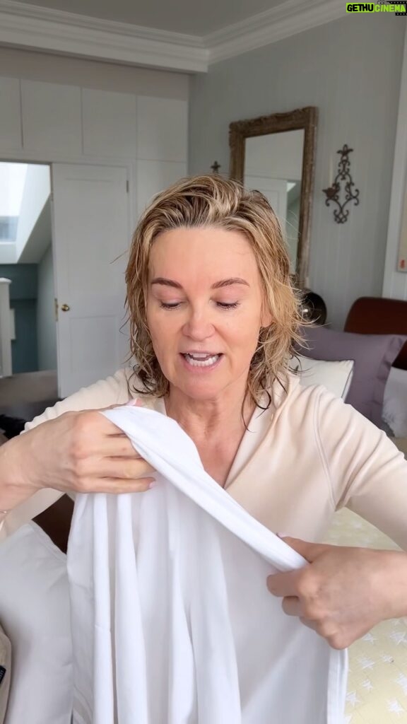 Anthea Turner Instagram - Drying my lashes to help them curl upwards and smoothing down my eyebrows so all the little hairs lay in the right direction I’ve been doing for over 30 years and didn’t think it was weird until a friend screamed “What are you doing?” 🤣🤣 Logical to me !! What beauty tip do you have that’s odd but normal for you? I’d love to hear them 😍